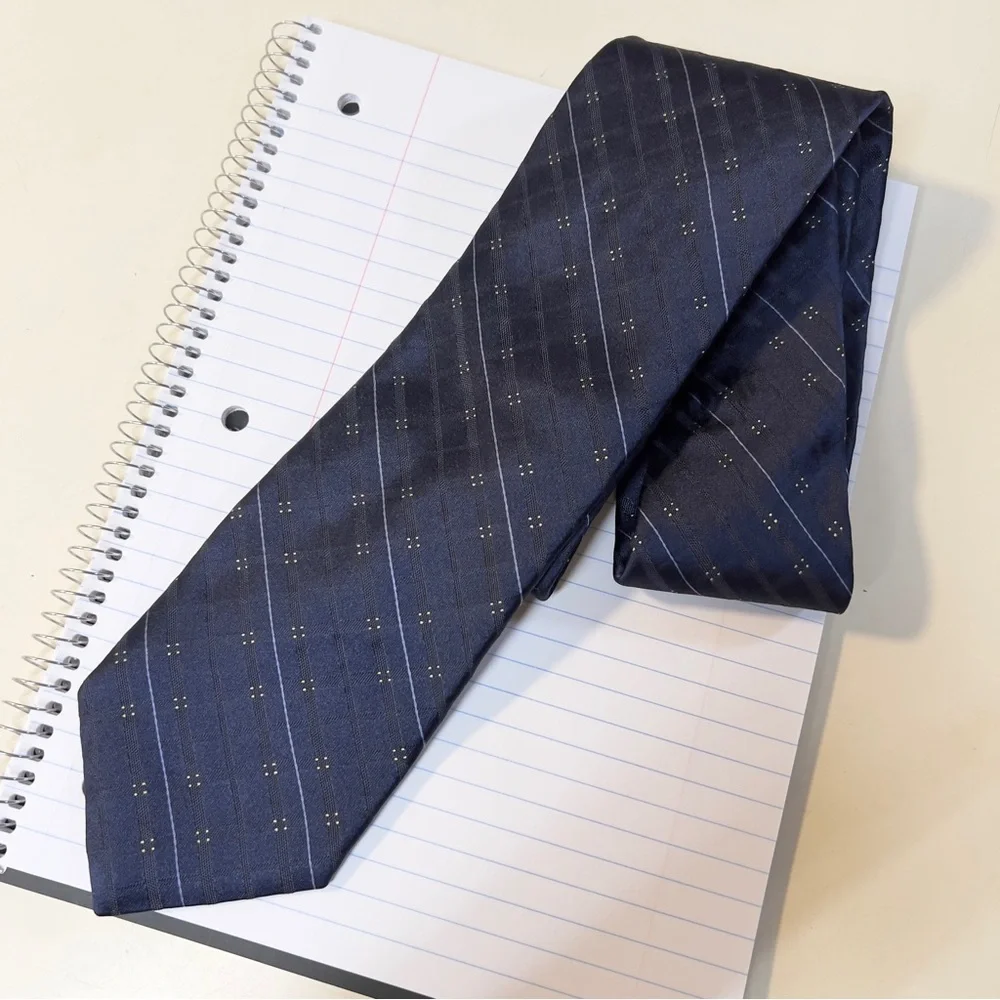 DKNY Menswear Navy Blue Lavender Stripes Pointed silk Mens Necktie Accessories